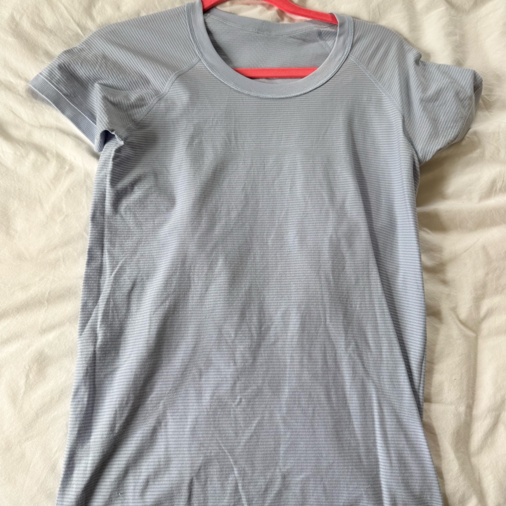 Lululemon Swiftly Short Sleeve Top in Powder Blue - Size 8